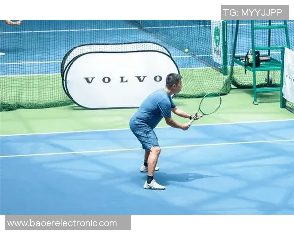 西安网球队在邀请赛中的灵活性表现与战术分析