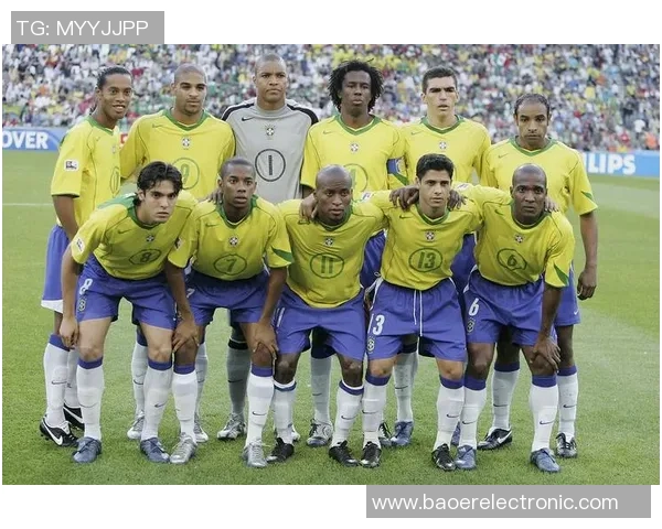 法国足球明星风采展现球场内外的魅力与荣耀